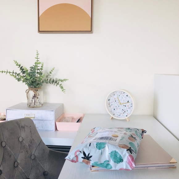 ᵂᴱᴸᶜᴼᴹᴱ ᵀᴼ ᴹᵞ ᶜᴸᴼˢᴱᵀ ♲ - Picture 2 of 5